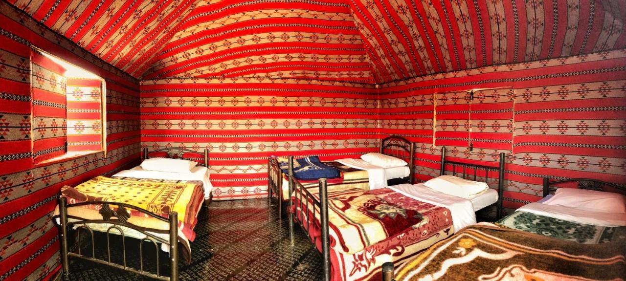 Mohammed Mutlak Camp Hotel Wadi Rum Bagian luar foto